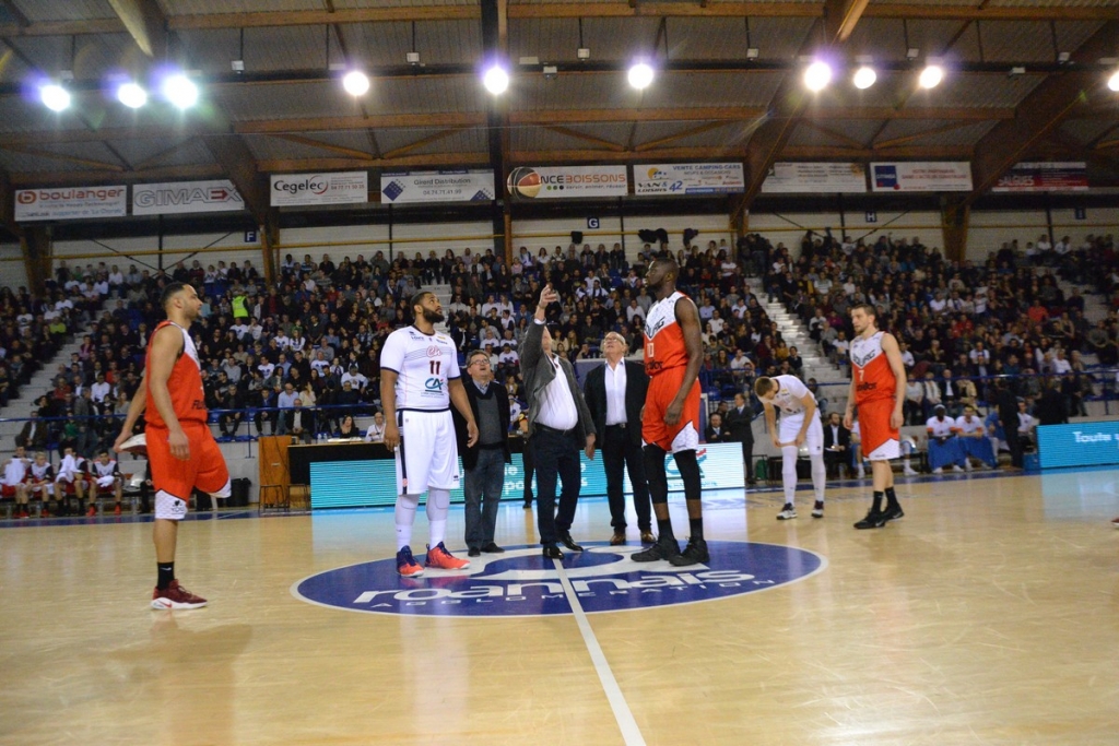 Chorale Roanne Basket – L’album Photo De Chorale – Bourg (ProB J20)